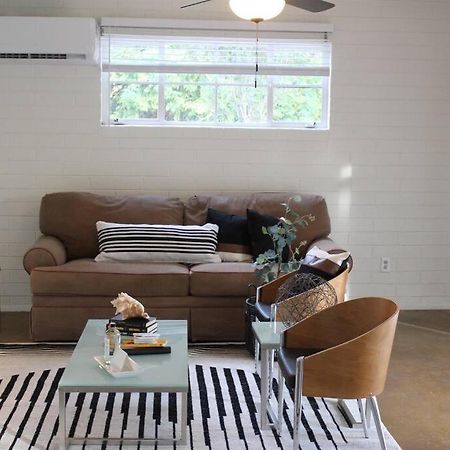 Remodeled Modern Ground Level Apt Blocks To Dwntn - B テンピ エクステリア 写真