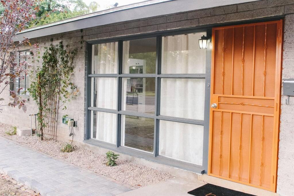 Remodeled Modern Ground Level Apt Blocks To Dwntn - B テンピ エクステリア 写真